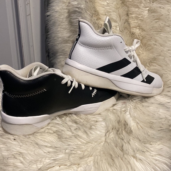 Men’s Adidas High Top sneakers. - Picture 3 of 4